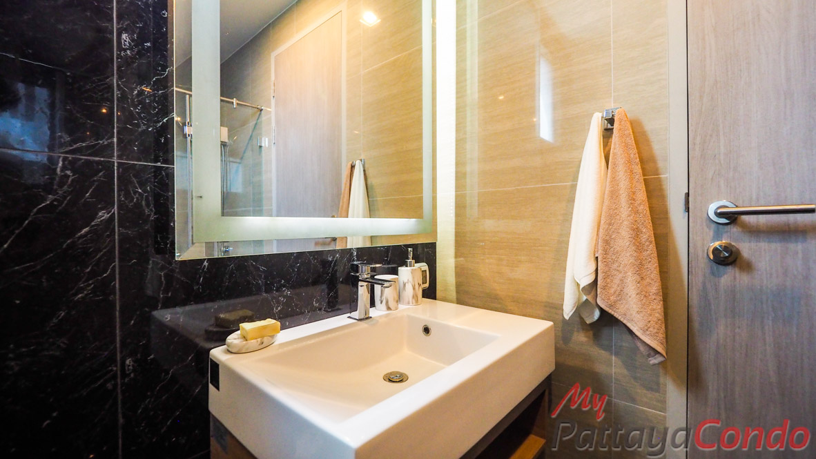 Aeras Beachfront Jomtien Condo For Sale - AERAS13