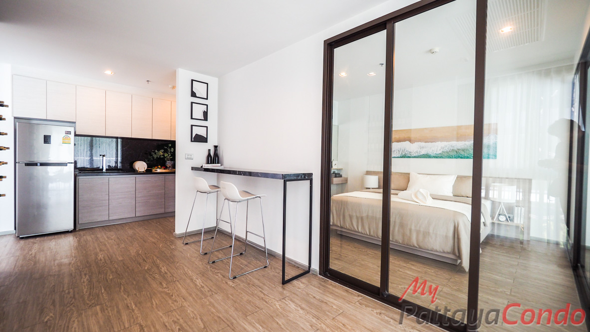 Aeras Beachfront Jomtien Condo For Sale - AERAS13
