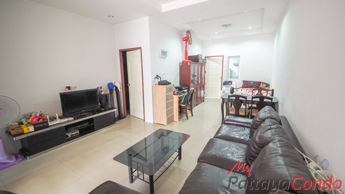 Chokchai Village 7 Townhouse Pattaya For Sale - HECCV701
