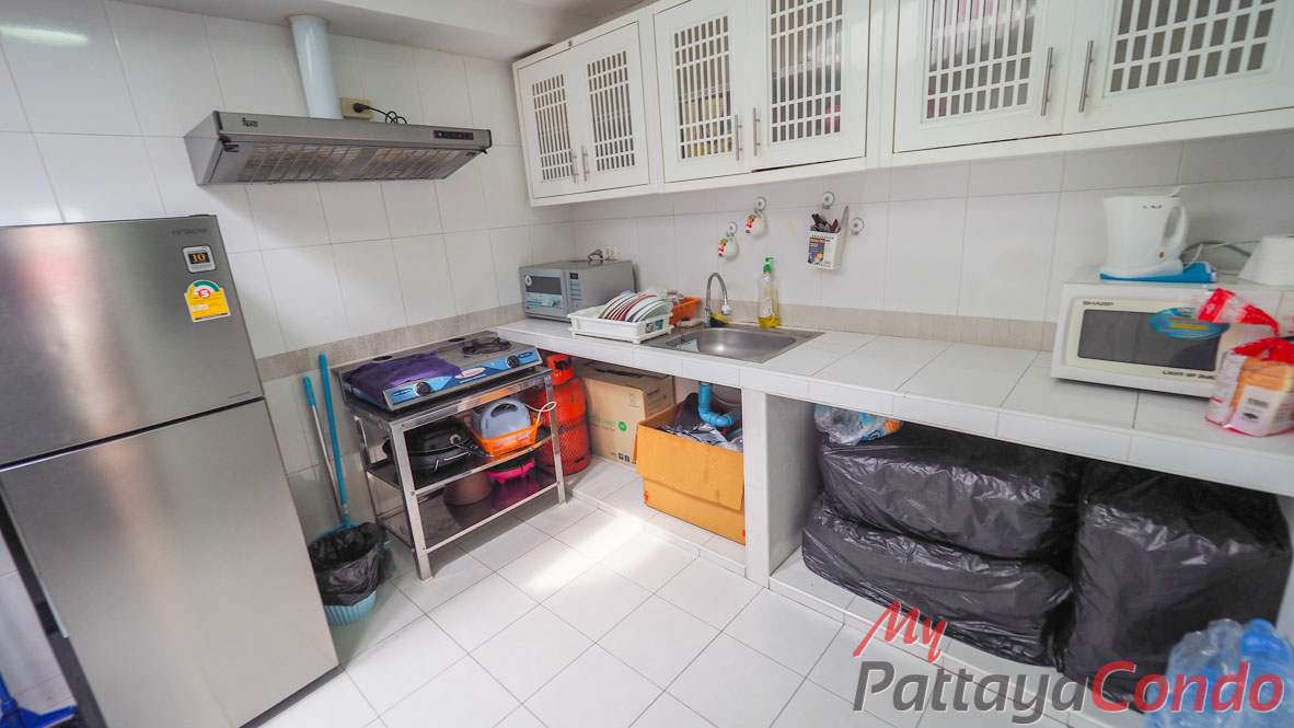 Chokchai Village 7 Townhouse Pattaya For Sale - HECCV701