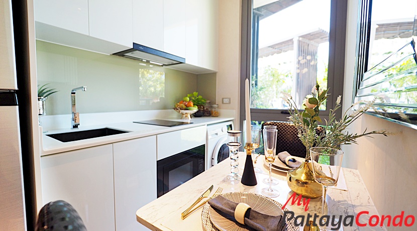 Copacabana Beach Jomtien Condo For Sale - COPAC06