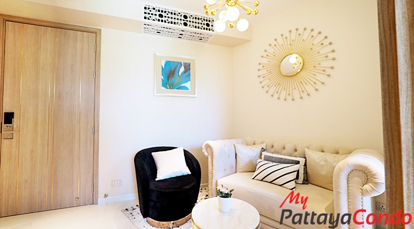 Copacabana Beach Jomtien Condo For Sale - COPAC06