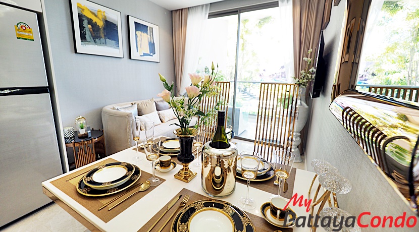 Copacabana Beach Jomtien Condo For Sale - COPAC05