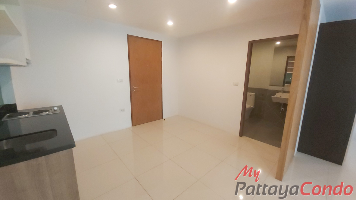 Diamond Suites Resort Pattaya Condo For Sale - DS13-1