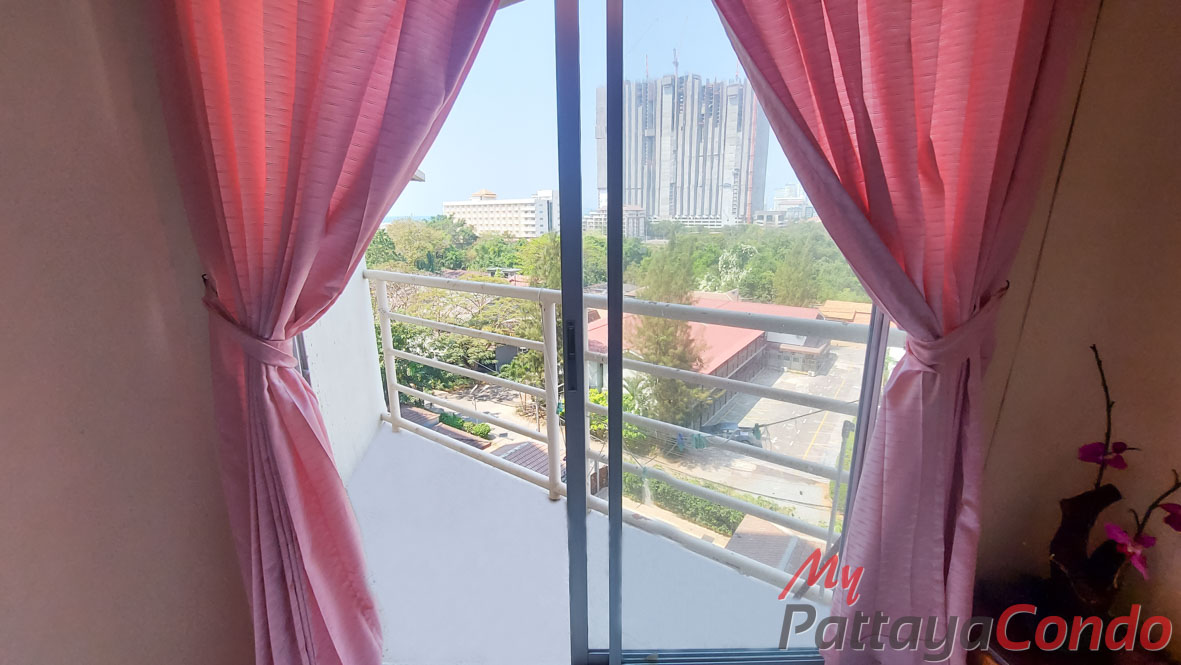 Jomtien Beach Condominium Pattaya For Sale - JBC03