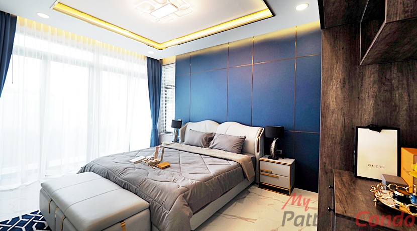 Palm Lakeside Pattaya Villa For Sale East Pattaya - HEPLP01