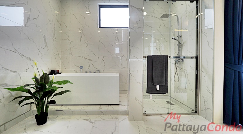 Palm Lakeside Pattaya Villa For Sale East Pattaya - HEPLP01