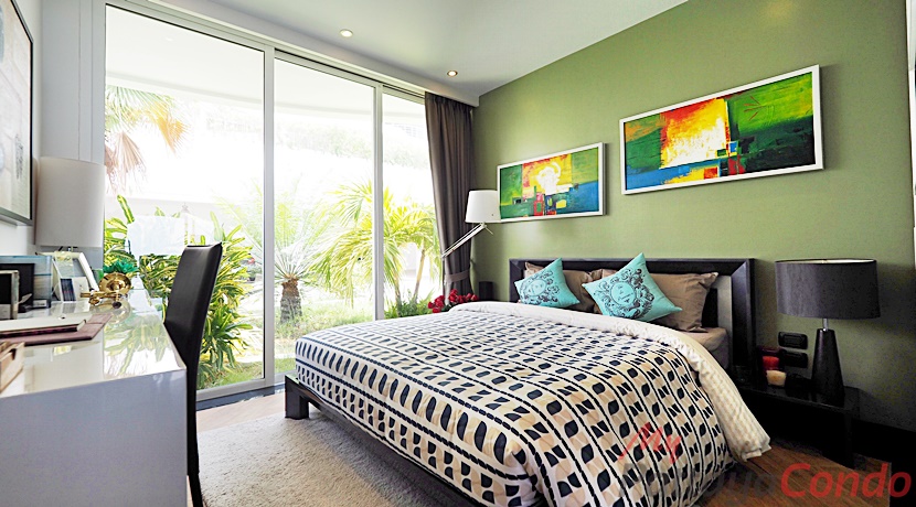 Pure Na-Jomtien Beachfront Condo Pattaya For Sale - PURE02