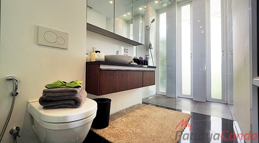Pure Na-Jomtien Beachfront Condo Pattaya For Sale - PURE02