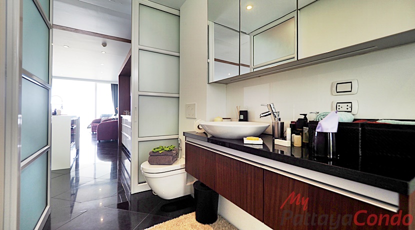 Pure Na-Jomtien Beachfront Condo Pattaya For Sale - PURE02