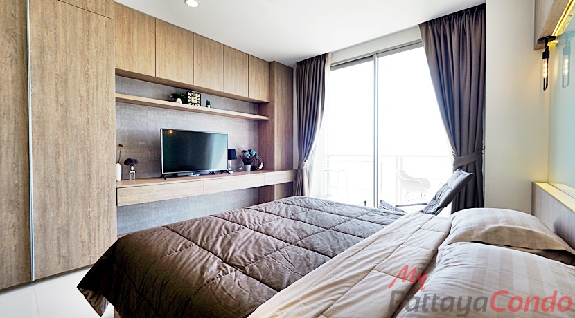 Riviera Wong Amat Condo For Sale - RW45-0