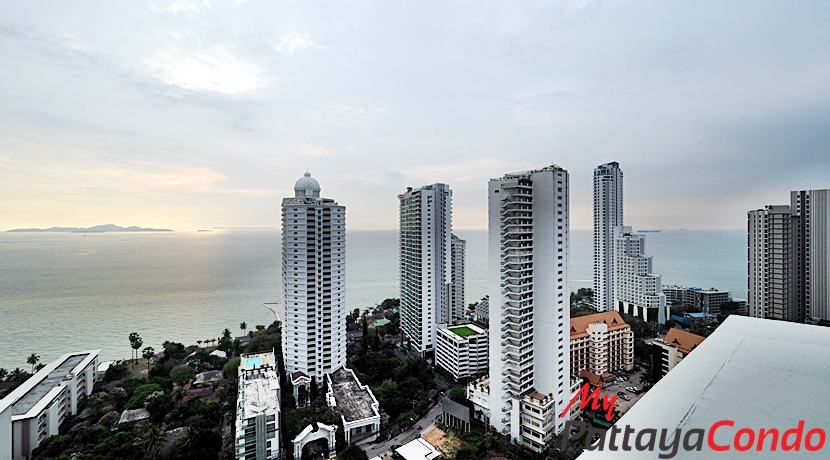 Riviera Wong Amat Condo For Sale - RW09-25