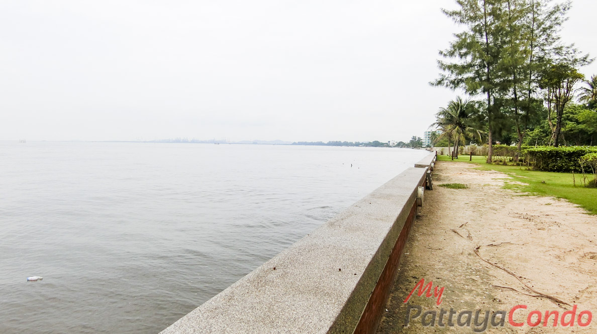 Sandbox Beachfront Villa East Pattaya Townhouse For Sale - HESB01
