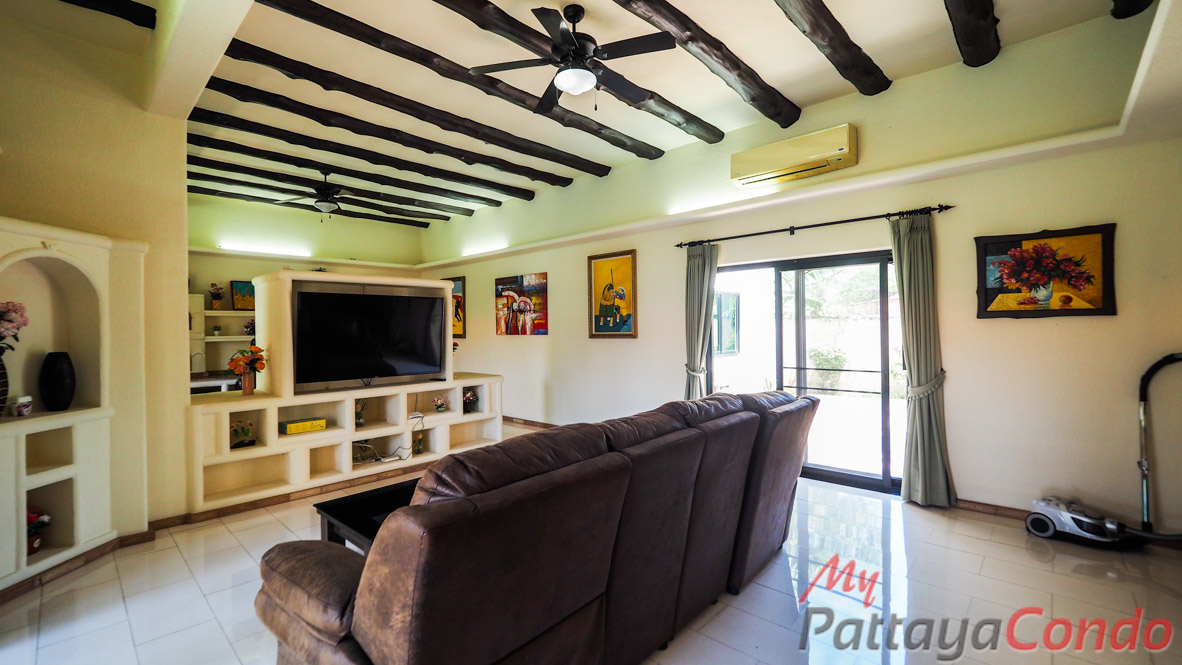 Santa Maria East Pattaya Townhouse For Sale - HESM03-5