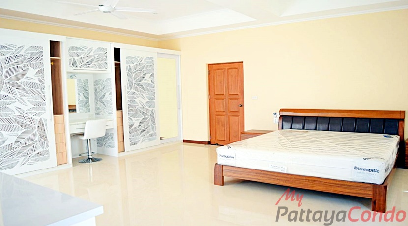 Santa Maria East Pattaya Pool Villa For Sale - HESM02