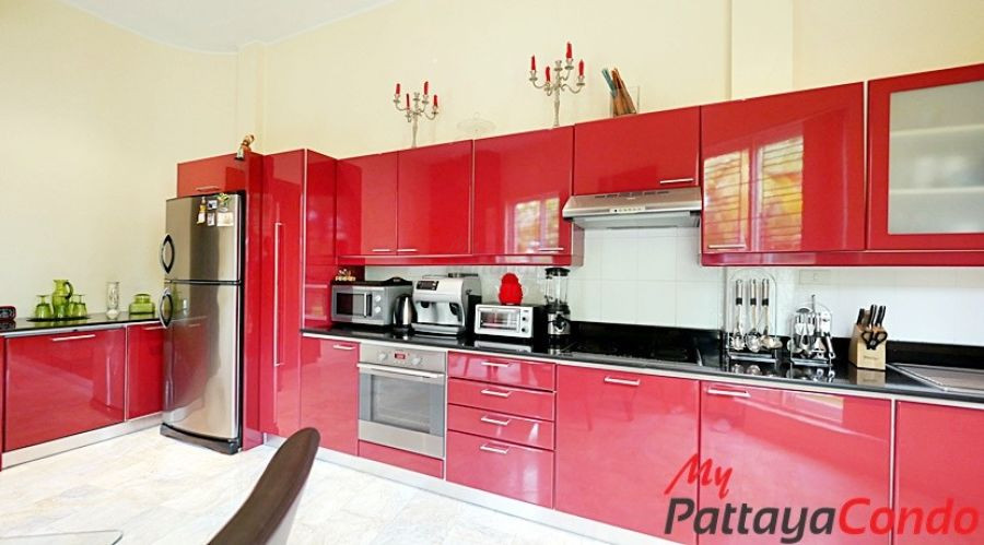 Thaily Wood Village East Pattaya Pool Villa For Sale - HETW01