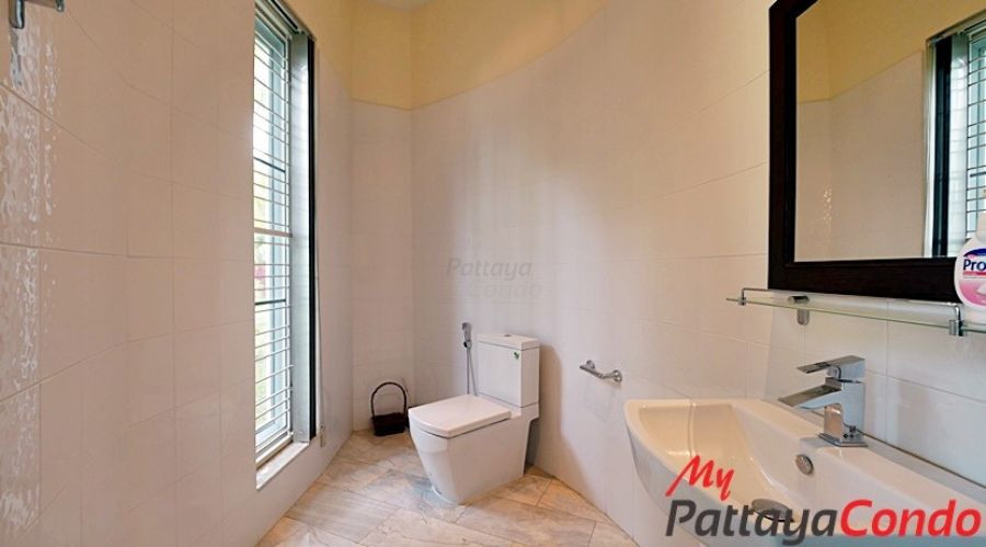 Thaily Wood Village East Pattaya Pool Villa For Sale - HETW01