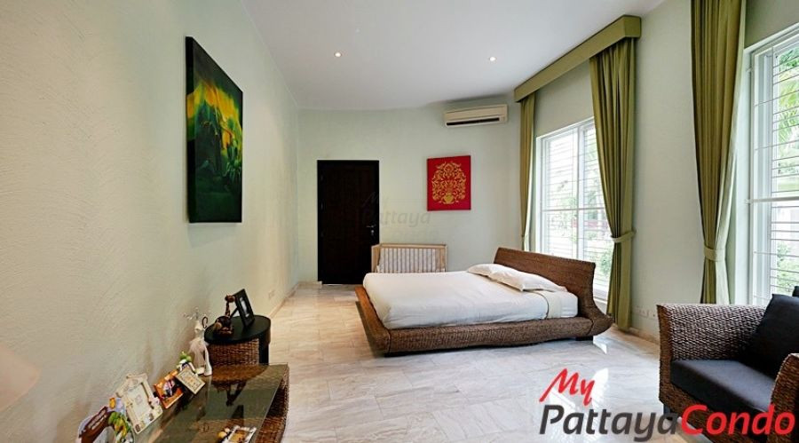 Thaily Wood Village East Pattaya Pool Villa For Sale - HETW01