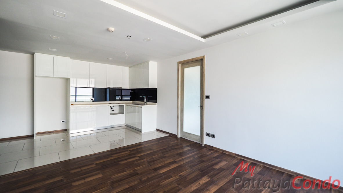 The Peak Towers Pattaya Condo For Sale - PEAKT60
