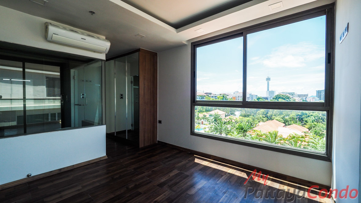 The Peak Towers Pattaya Condo For Sale - PEAKT60