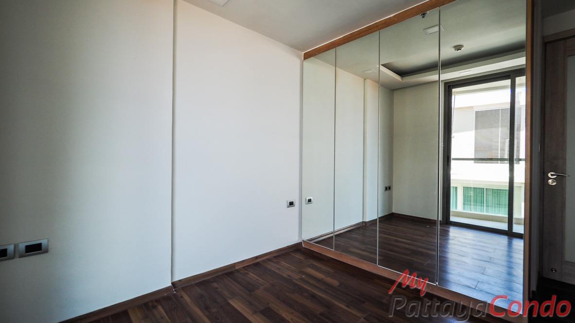 The Peak Towers Pattaya Condo For Sale - PEAKT60