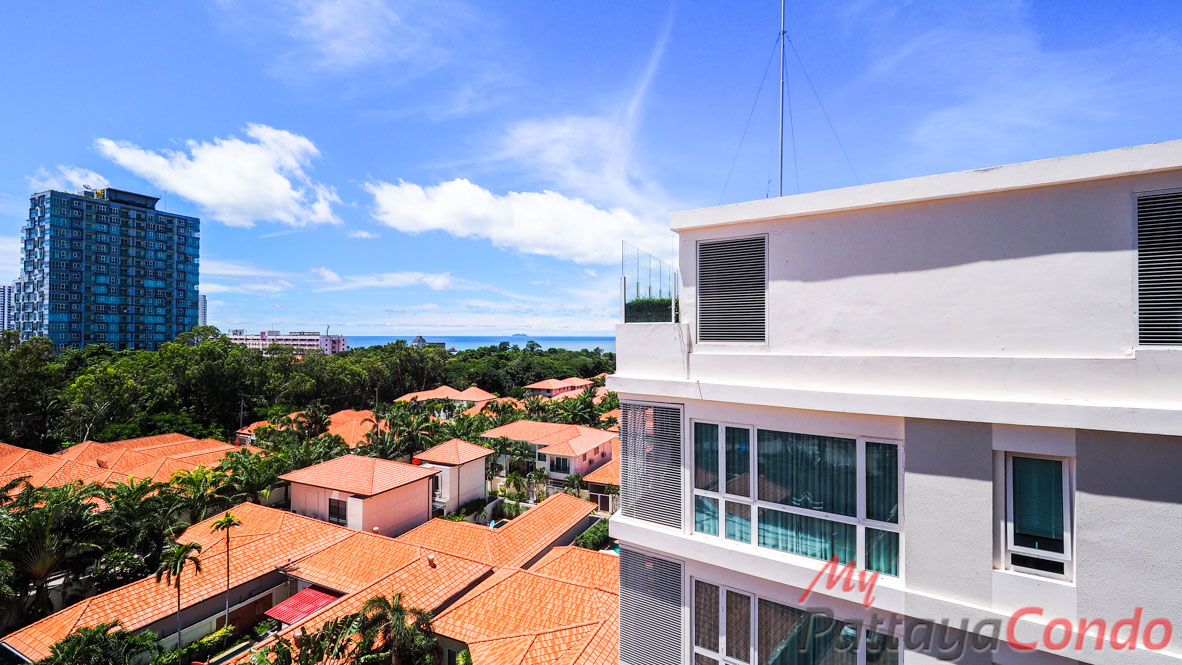 The Peak Towers Pattaya Condo For Sale - PEAKT60
