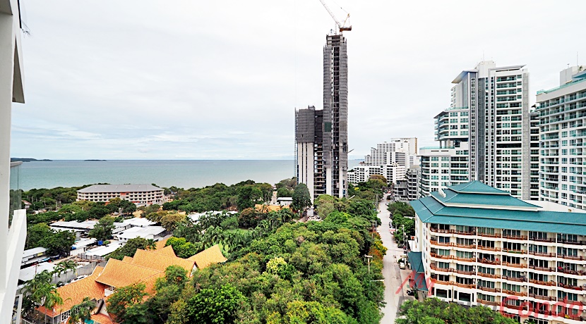 The Peak Towers Pattaya Condo For Sale - PEAKT40