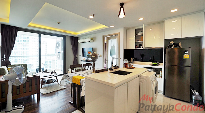 The Peak Towers Pattaya Condo For Sale - PEAKT40