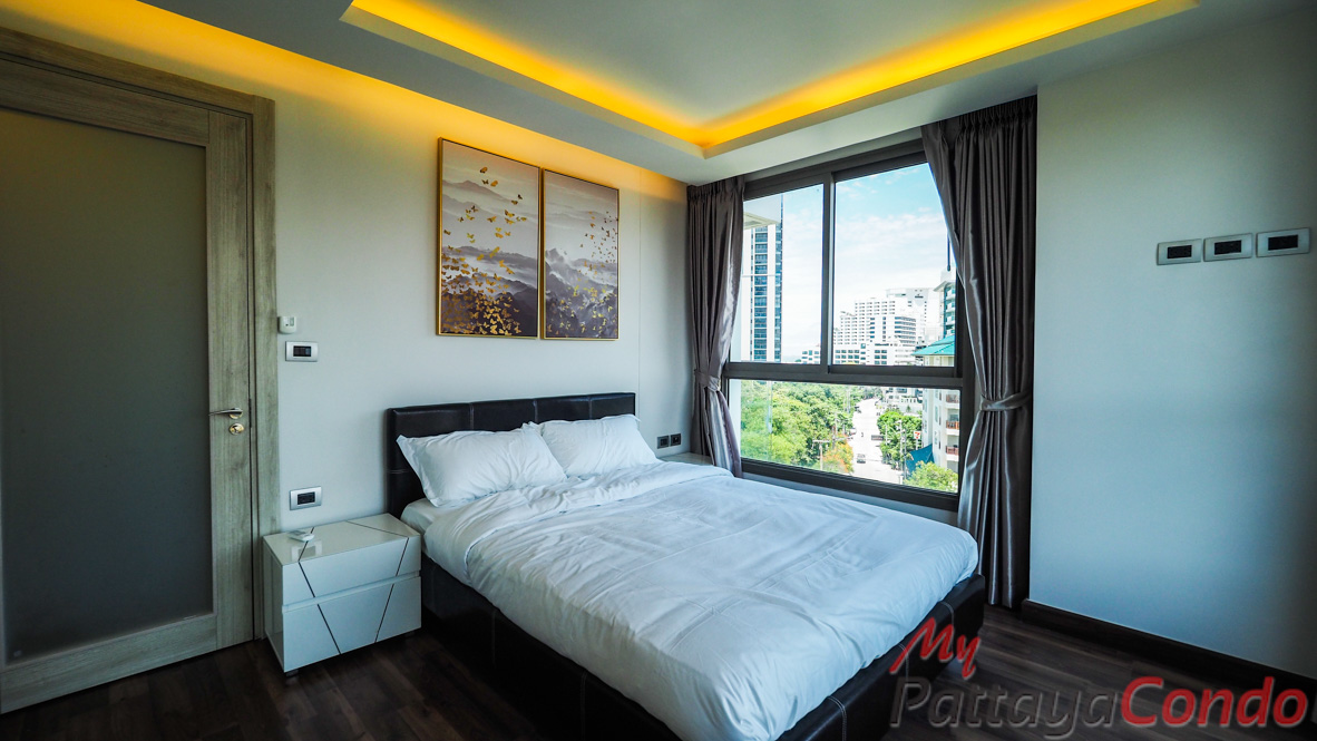 The Peak Towers Pattaya Condo For Sale - PEAKT51