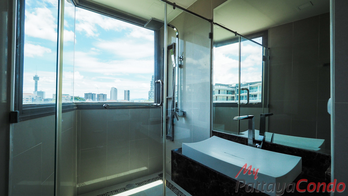 The Peak Towers Pattaya Condo For Sale - PEAKT62
