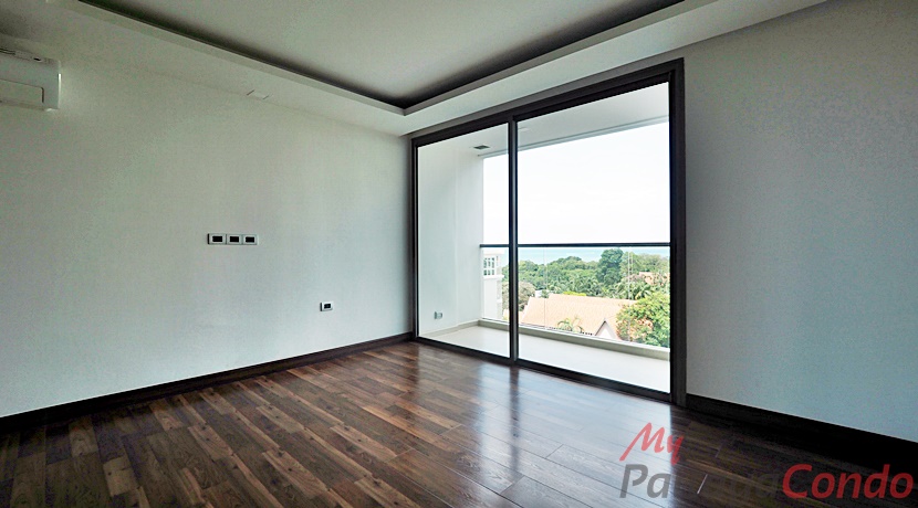 The Peak Towers Pattaya Condo For Sale - PEAKT42