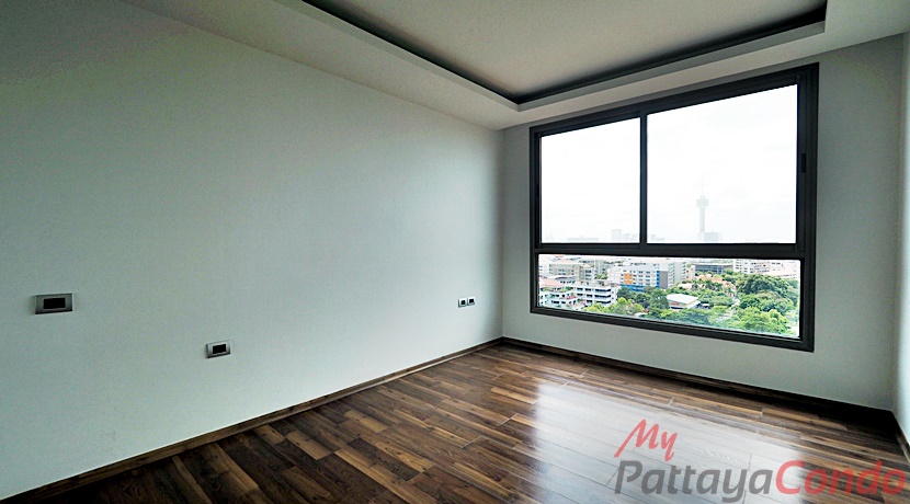 The Peak Towers Pattaya Condo For Sale - PEAKT43