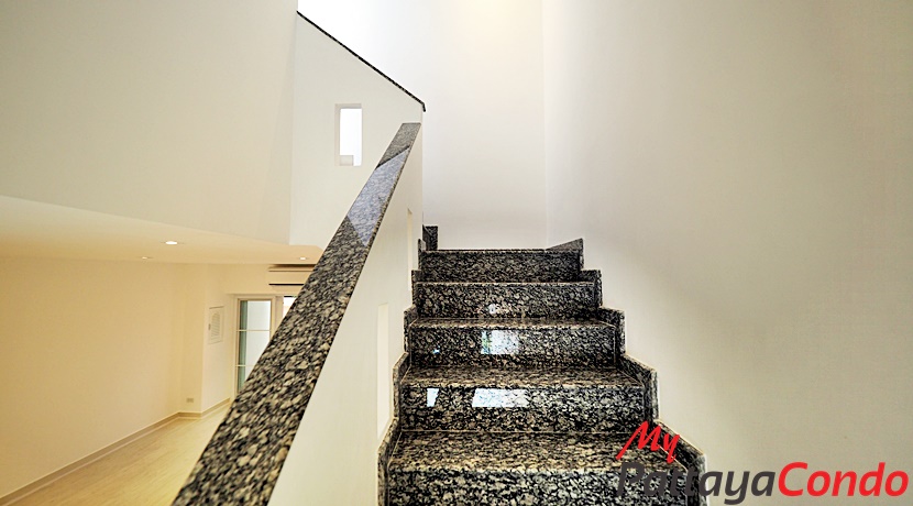 Beverly Hills Village Pattaya Townhouse For Sale - HP0003