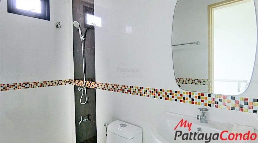 Private Townhouse Huay Yai Pattaya For Sale - HE0008-11