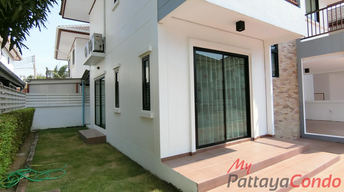 Uraiwan Park View East Pattaya House For Sale - HEURW01