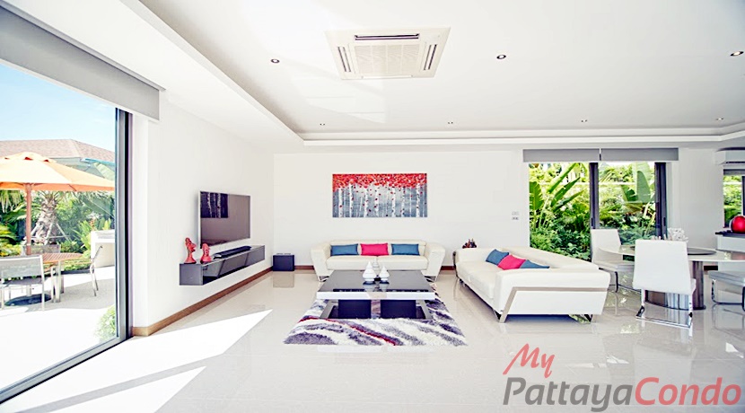 The Vineyard Phase 3 East Pattaya Pool Villa For Sale - HEVY301