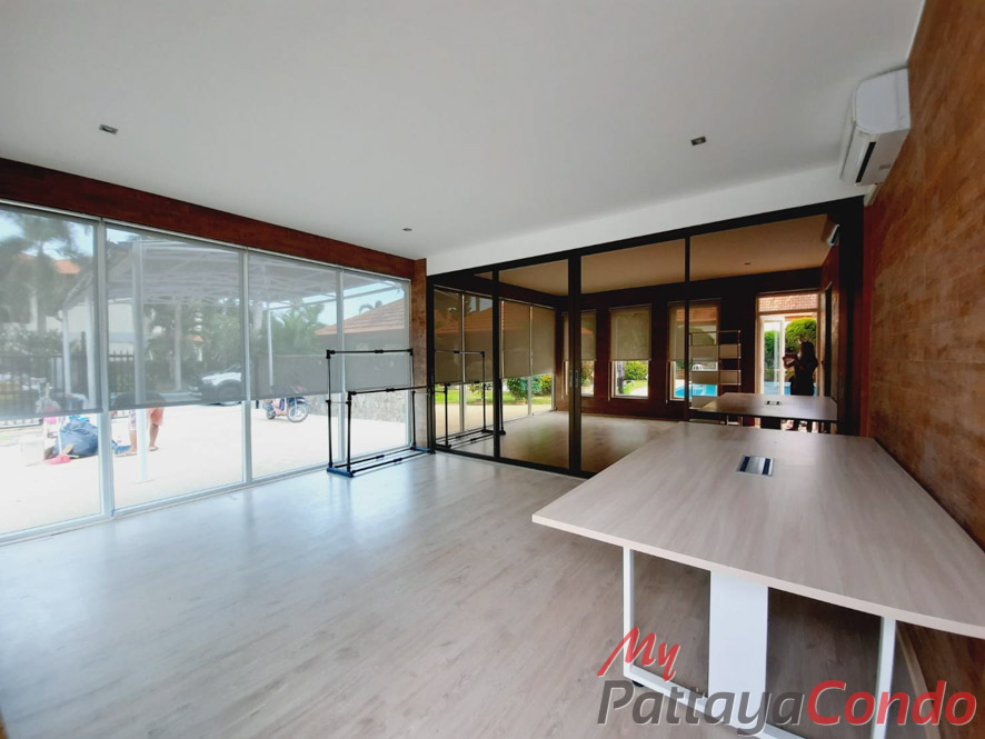 Whispering Palms Pattaya Pool Villas For Sale - HEWPR02