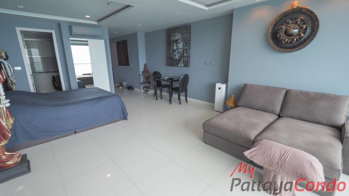 Wong Amat Tower Pattaya Condo For Sale - WT33