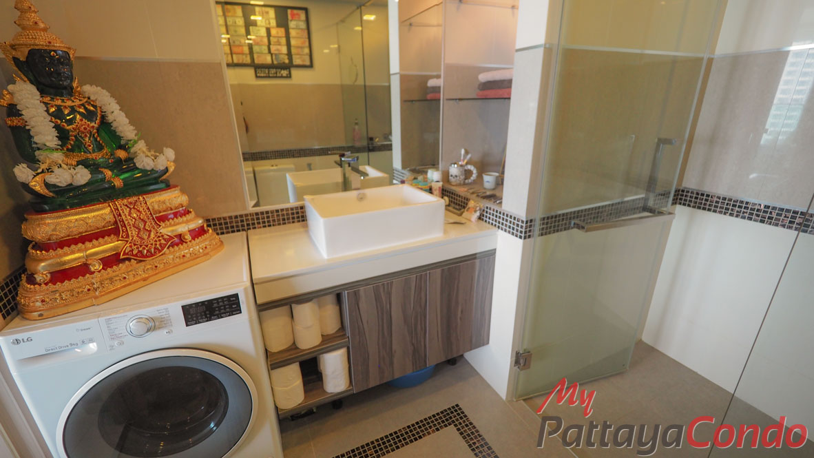 Wong Amat Tower Pattaya Condo For Sale - WT33