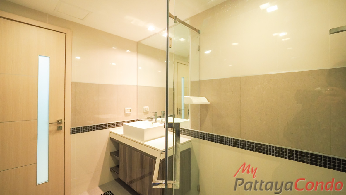 Wong Amat Tower Pattaya Condo For Sale - WT27