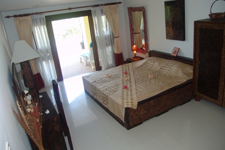 Baan Sawadee | Three-bedroom Fully Furnished Pool Villa with Large Tranquil Tropical Garden