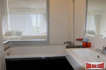 Chic Condo | Large Sea View Studio Condo for Sale in North Karon