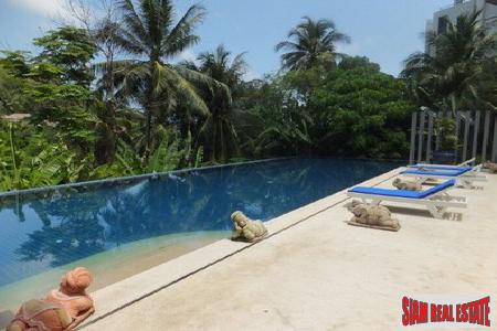 Karon Hill | Walk to the Beach from this Luxurious One Bedroom Sea View Condo for Sale-17
