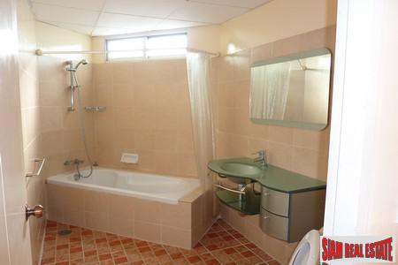 Witthayu Complex | Large Two Bedroom Condo near BTS Phloen Chit-6