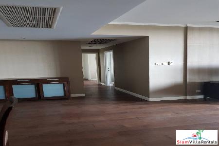 All Seasons Mansion | Spacious and Convenient Two Bedroom Condo for Rent in Lumphini