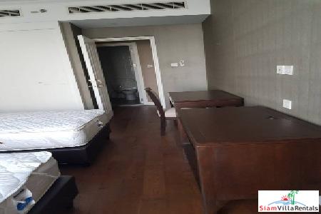 All Seasons Mansion | Spacious and Convenient Two Bedroom Condo for Rent in Lumphini