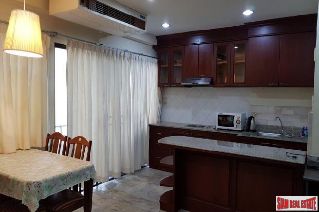 Saranjai Mansion | Large One Bedroom with Balcony and Pool View for Rent on Sukhumvit 6, Bangkok