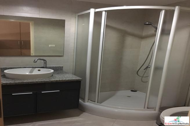 Serene Place | Two Bedroom Asoke Condo For Rent Near Shopping and Benchasiri Park