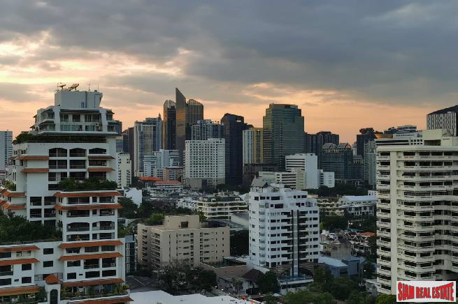 Regent on the Park 3 | Expansive City Views from This Three Bedroom Condo in Phrom Phong