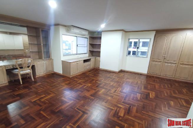 Regent on the Park 3 | Expansive City Views from This Three Bedroom Condo in Phrom Phong